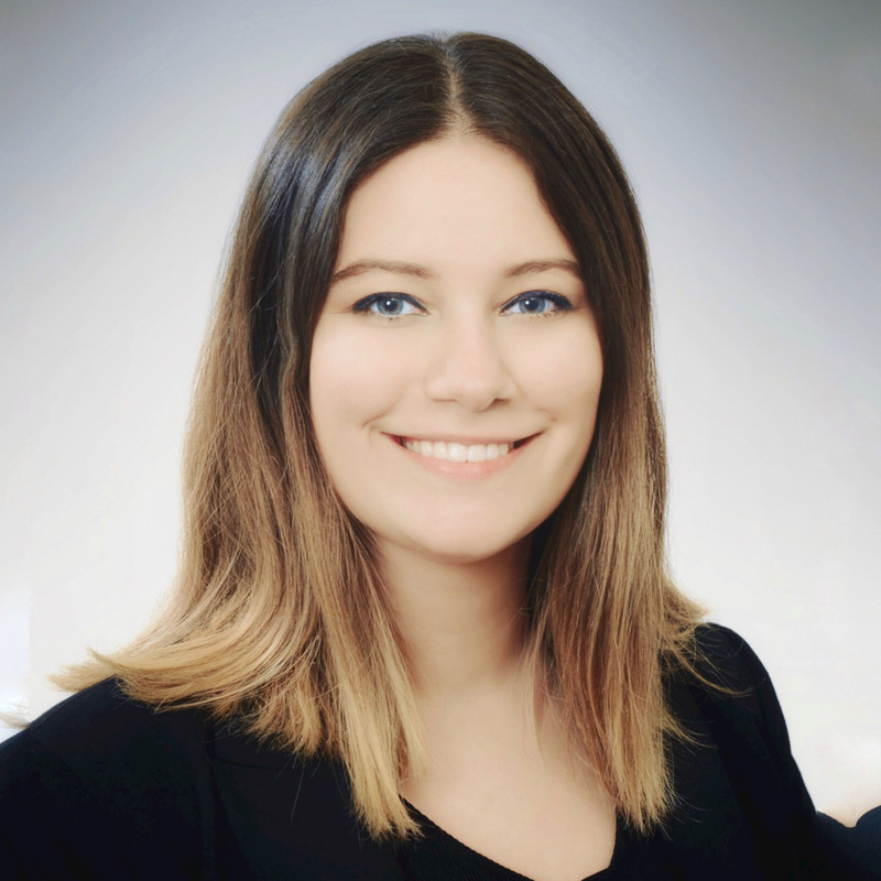 Elçin Karatay headshot