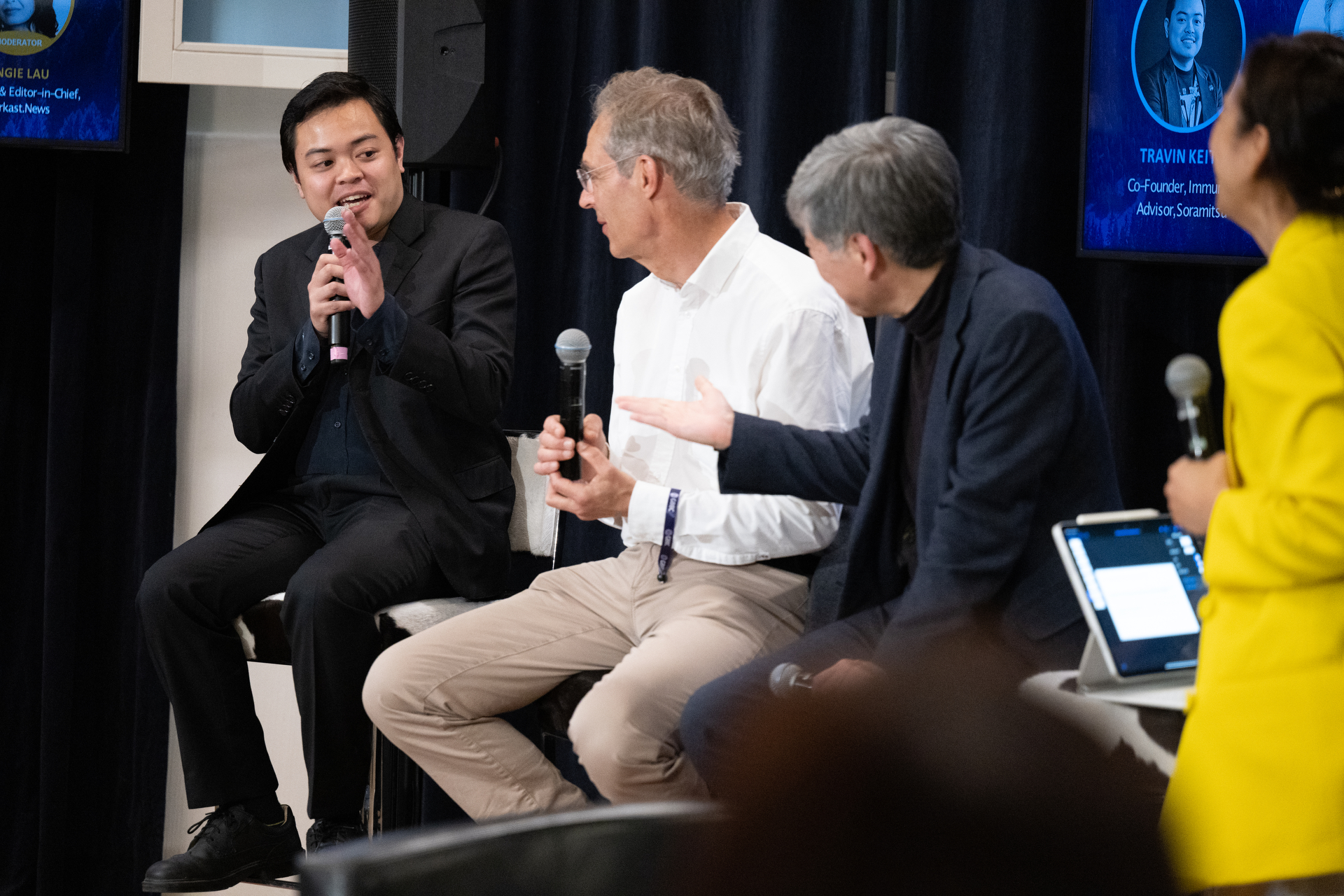 Blockchain Central Davos (January 2022) photo 809