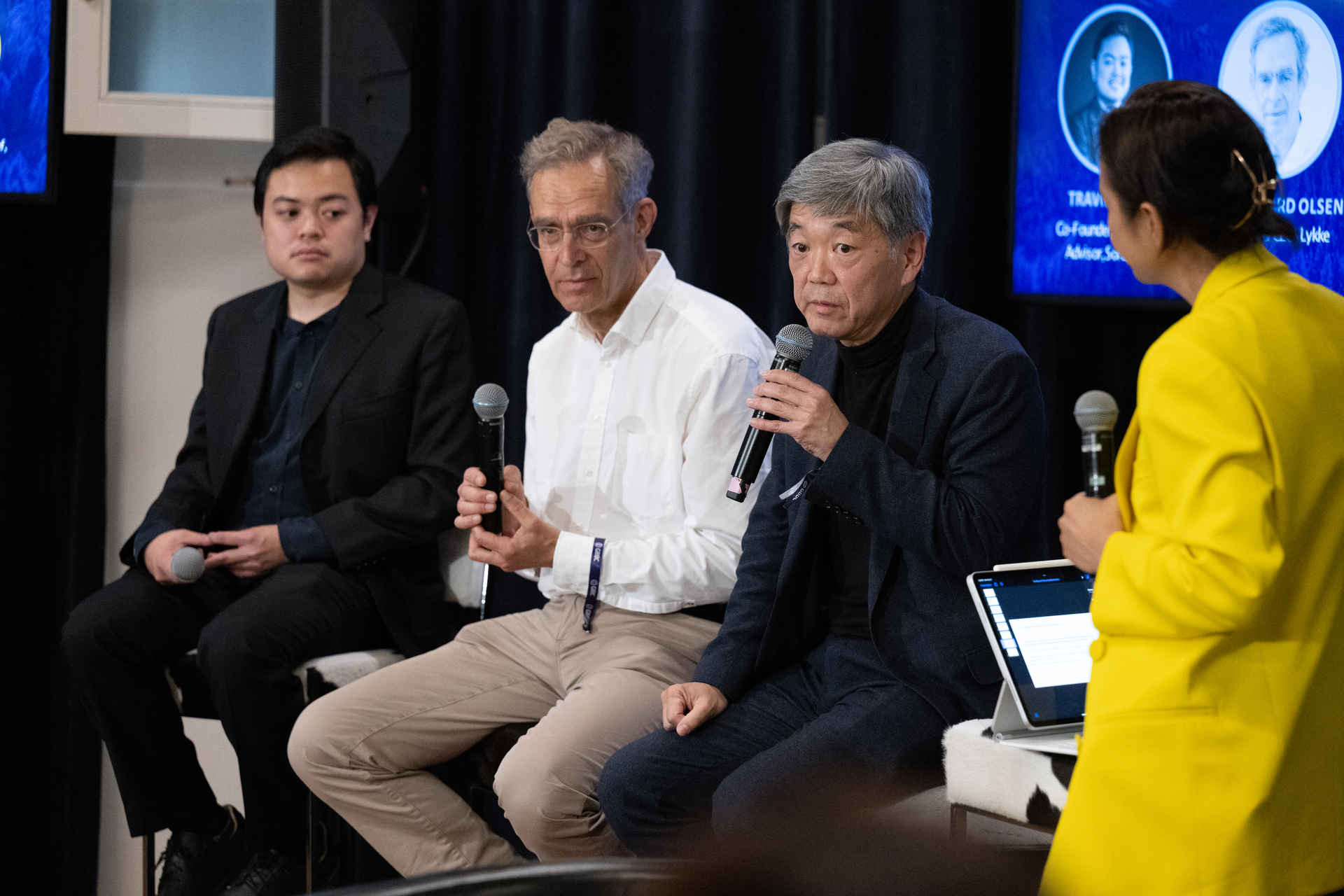 Blockchain Central Davos (January 2022) photo 178