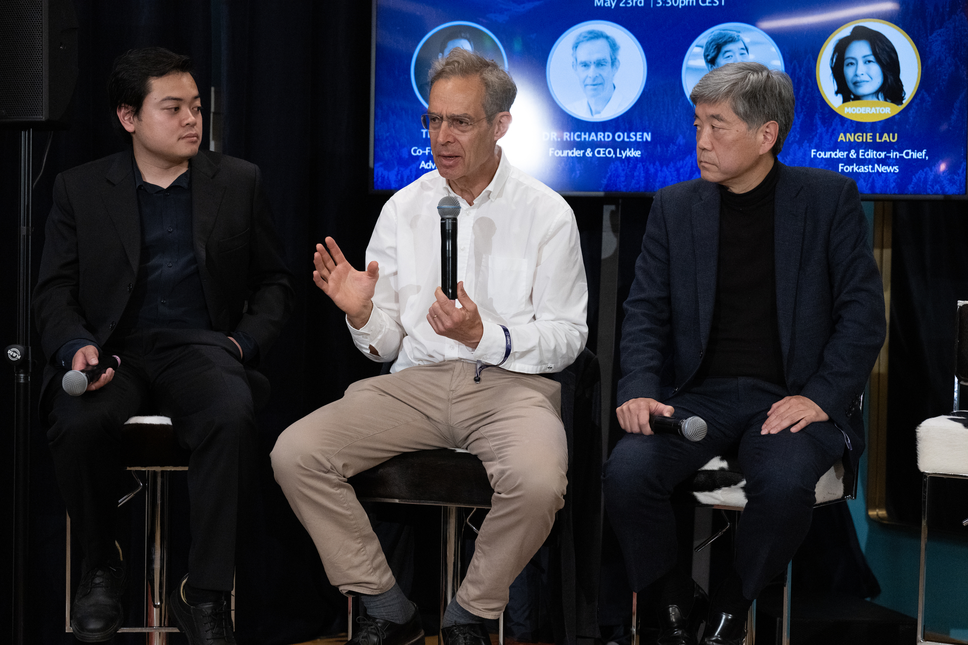 Blockchain Central Davos (January 2022) photo 791